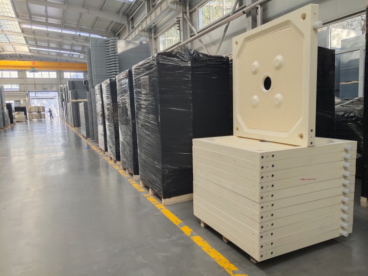 壓濾機濾板成品車間